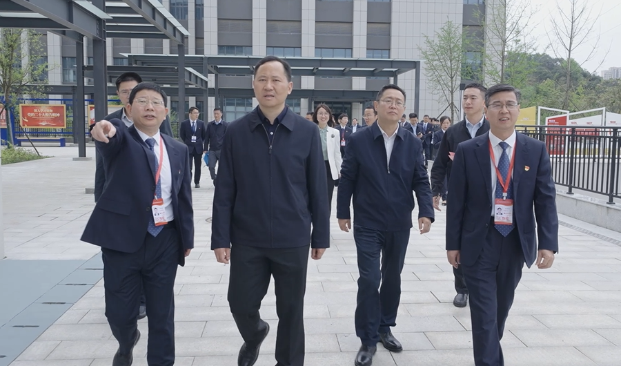 李小松帶隊到湖南省疾病預防控制中心開展疾控事業高質量發展專題調研